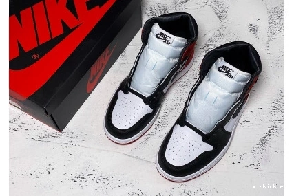 - HIGH JORDAN RETRO 1 TOE SATIN BLACK 0815